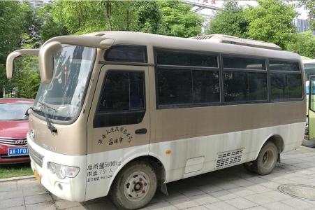 打青島商務(wù)租車(chē)電話(huà)租中型客